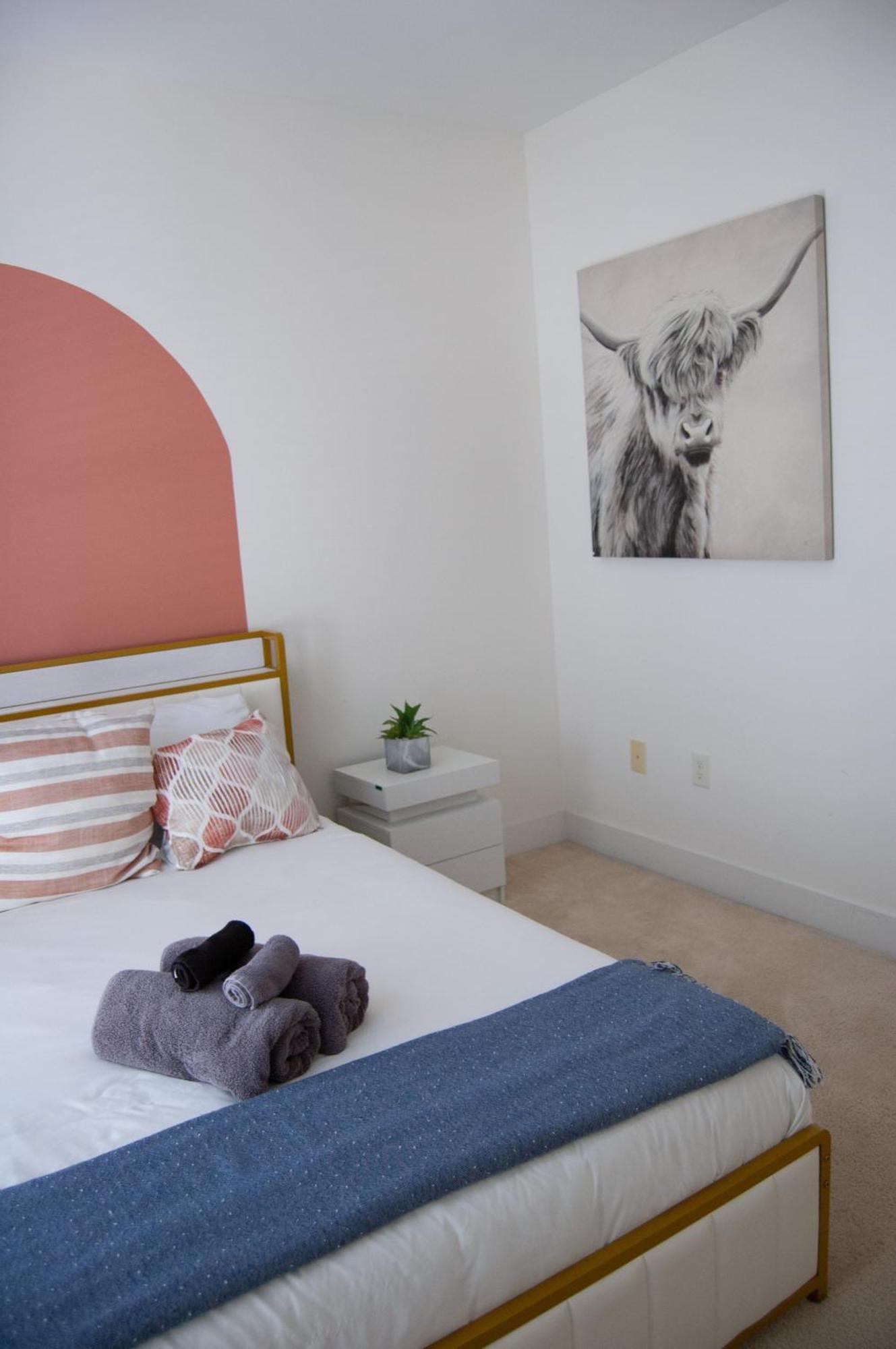 Modern Townhouse - 1 Min To Uptown Clt - Walk To Restaurants Casa de férias *
