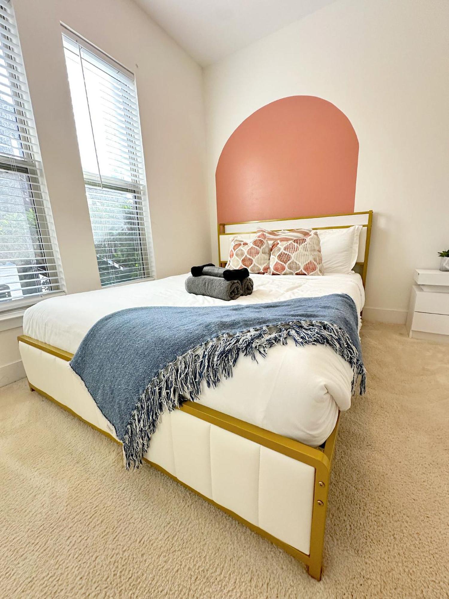 Casa de férias Modern Townhouse - 1 Min To Uptown Clt - Walk To Restaurants